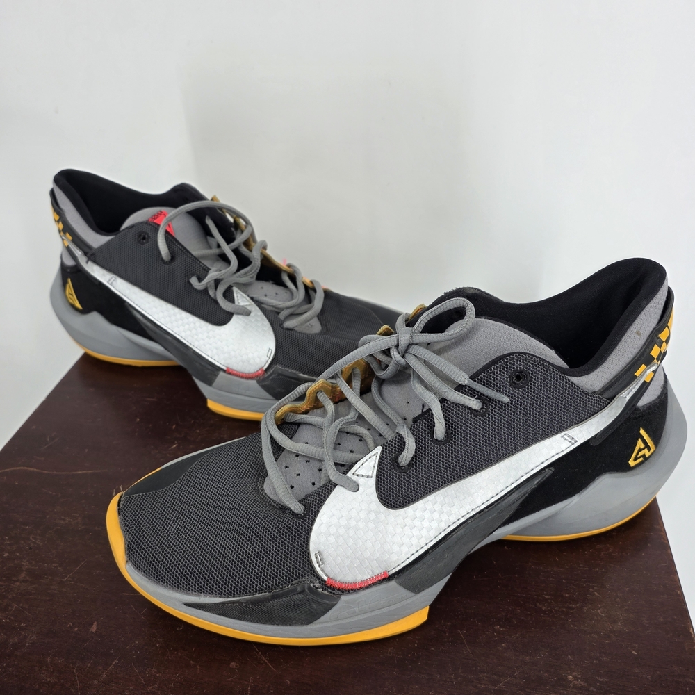 Nike Taxi Zoom Freak 2 Mens Size 11.5